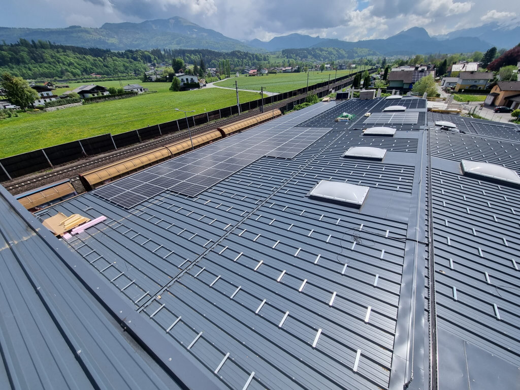 Photovoltaik-Module auf einem Dach